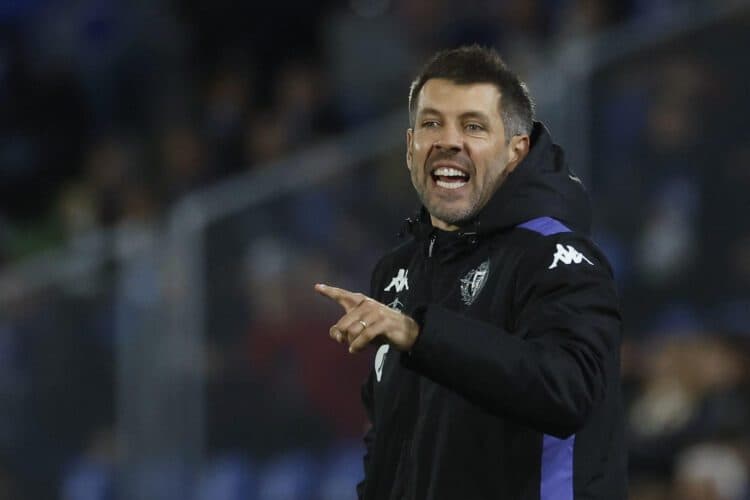 El Watford planea el despido del uruguayo Pezzolano