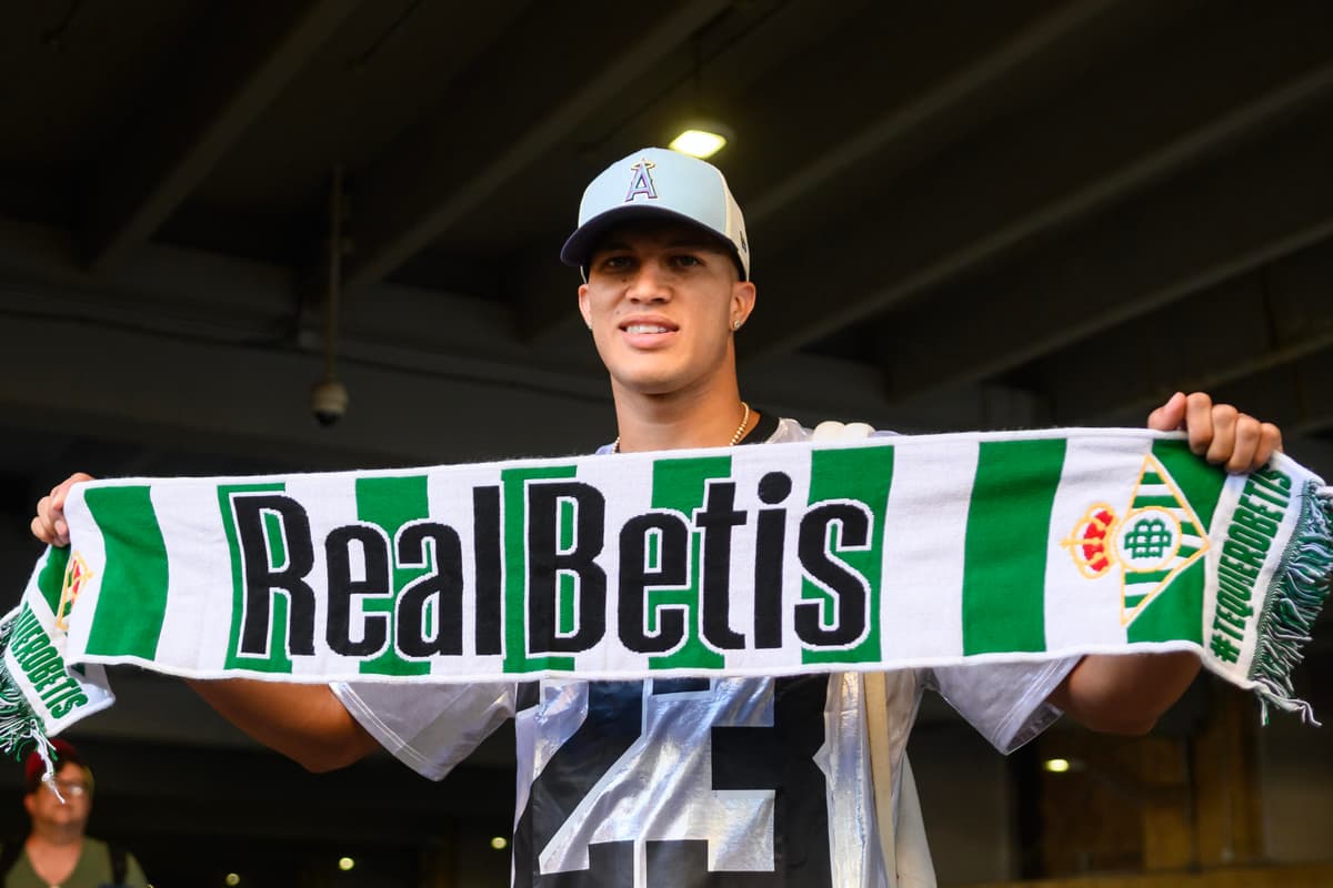 Colombiano Deossa ya en Sevilla