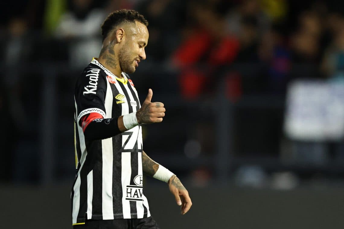 El brasileño Neymar anota dos goles y brilla en partido observado por los enviados de Carlo Ancelotti