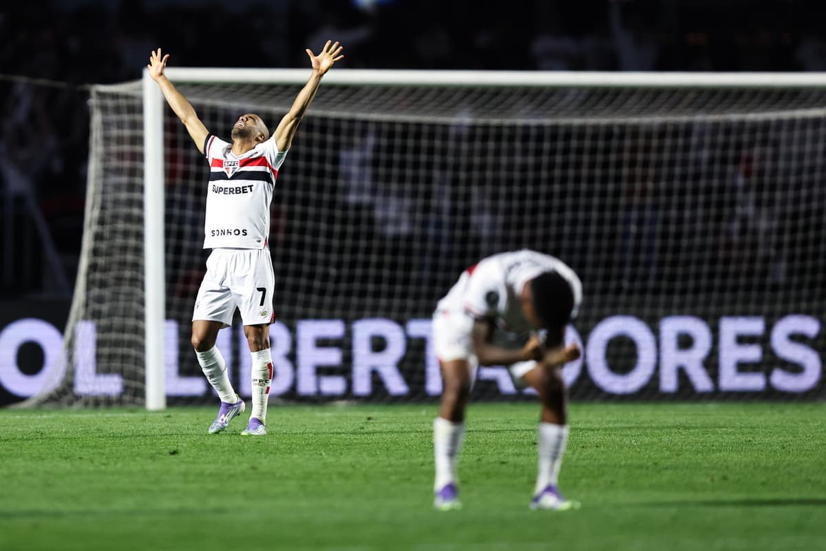 São Paulo, al mando del argentino Crespo elimina a Atlético Nacional