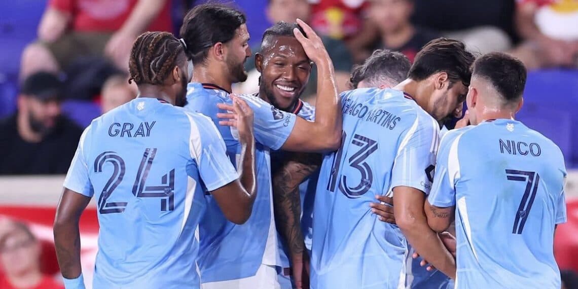 Con dos goles sudamericanos, New York City se impuso a su rival de patio