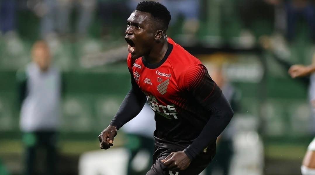 El milagro de Athletico Paranaense empieza con Kevin Viveros y tiene esencia colombiana