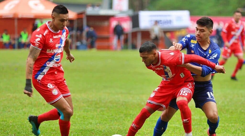 ¡COLEROS ¡argentinos y mexicano, siguen en el sótano en Guatemala