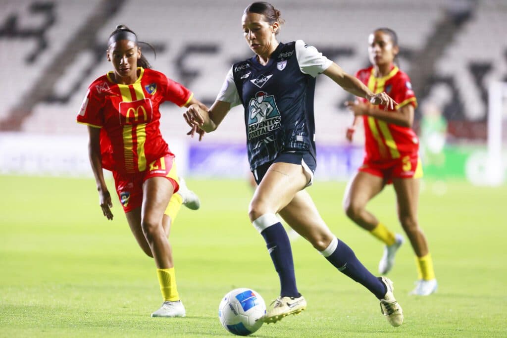 Pachuca vence al Monterrey y alcanza al líder Tigres UANL en el Apertura