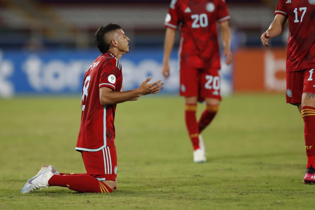 El Racing de Santander cierra el fichaje del futbolista colombiano Gustavo Puerta