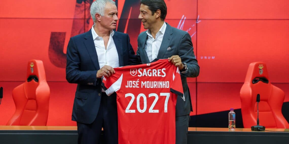 El Benfica confirma que negocia con José Mourinho