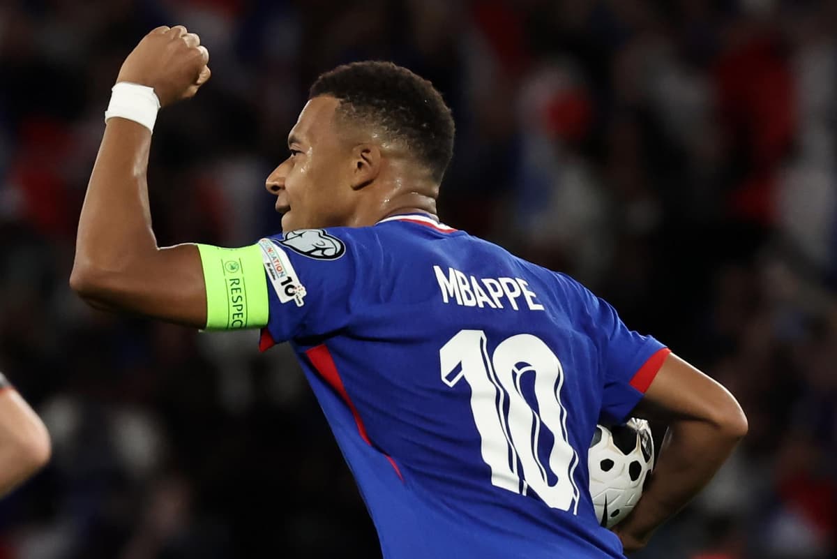 El VAR salva la remontada de Mbappé