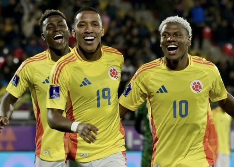 Colombia iguala con Nigeria y pasa primera por fair play
