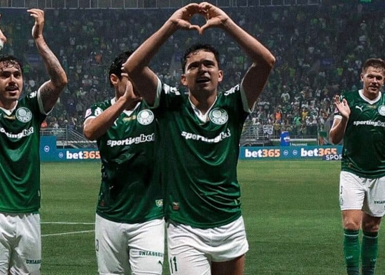 Palmeiras goleó a Juventude en partido aplazado y manda en el Brasileirão