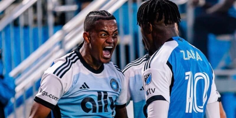 El colombiano Kerwin Calderón «irrumpe» en el Equipo Ideal del Decisions Day, junto a otros tres latinos