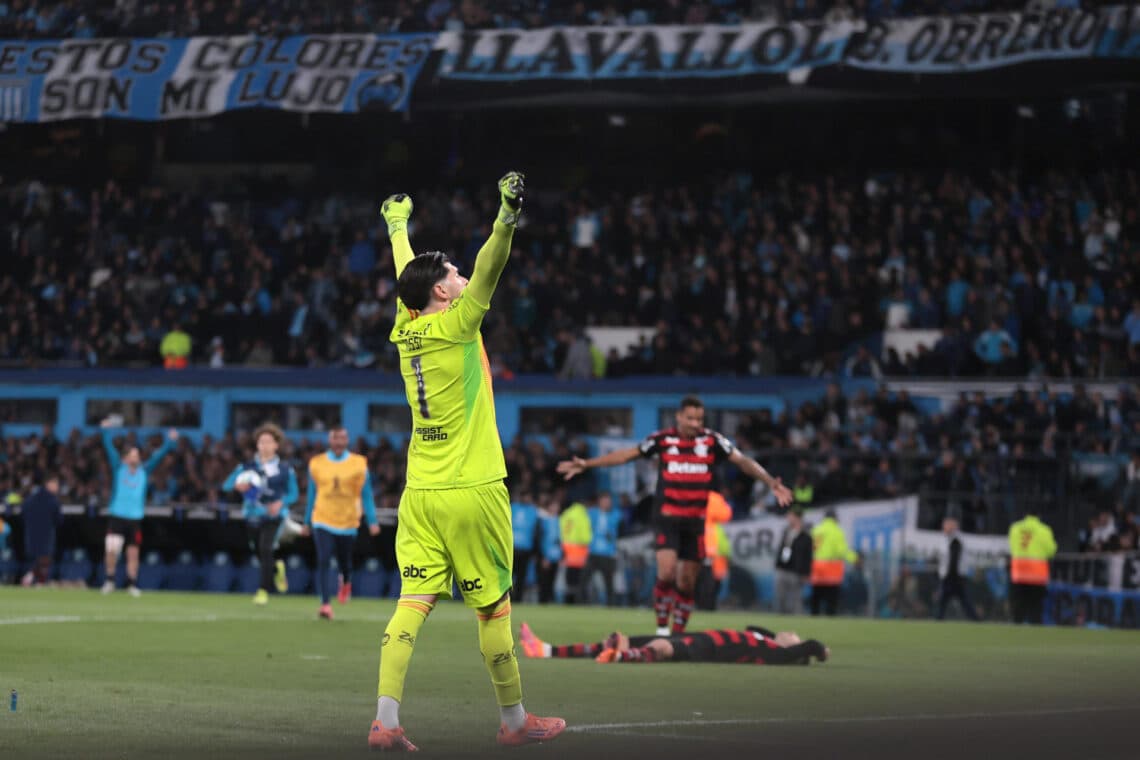 Palmeiras y Flamengo, finalistas de la Libertadores, siguen su duelo por título de Brasil