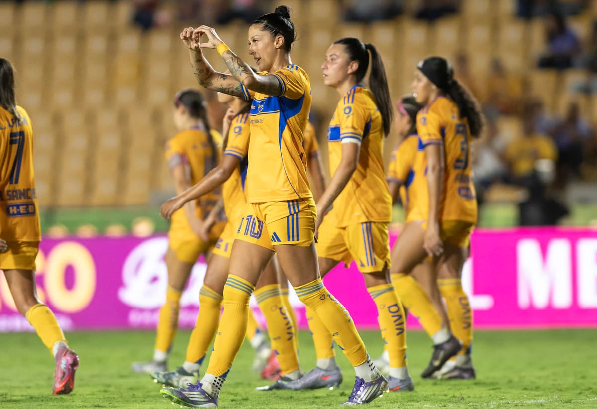 El Tigres de la española Jenni Hermoso expone el liderato ante el Puebla