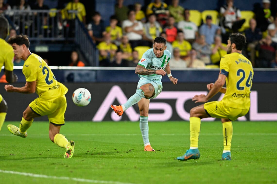 Antony rescata al Betis ante el Villarreal en la lucha por la tercera plaza