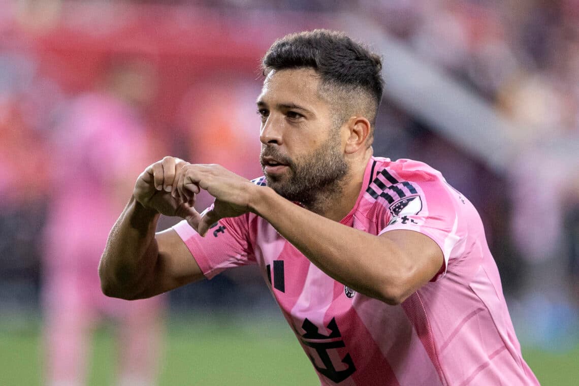 El español Jordi Alba dice que prefiere «dar un paso al lado» si no está al 100 %