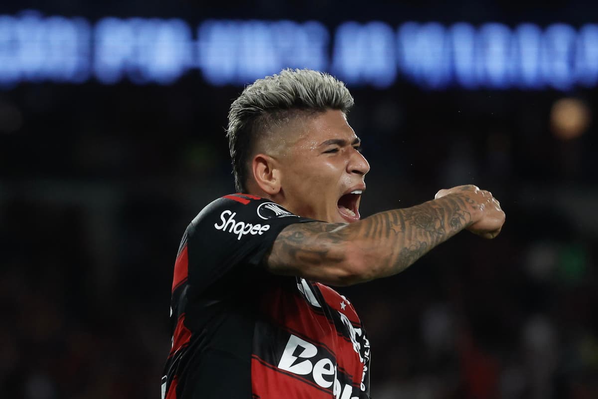 Flamengo con gol del colombiano Carrascal vence al Santos y alcanza a Palmeiras