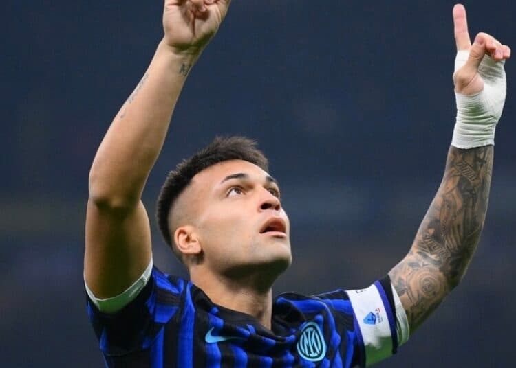 Al ritmo del albiceleste Lautaro Martínez, el Inter se pone líder en Italia