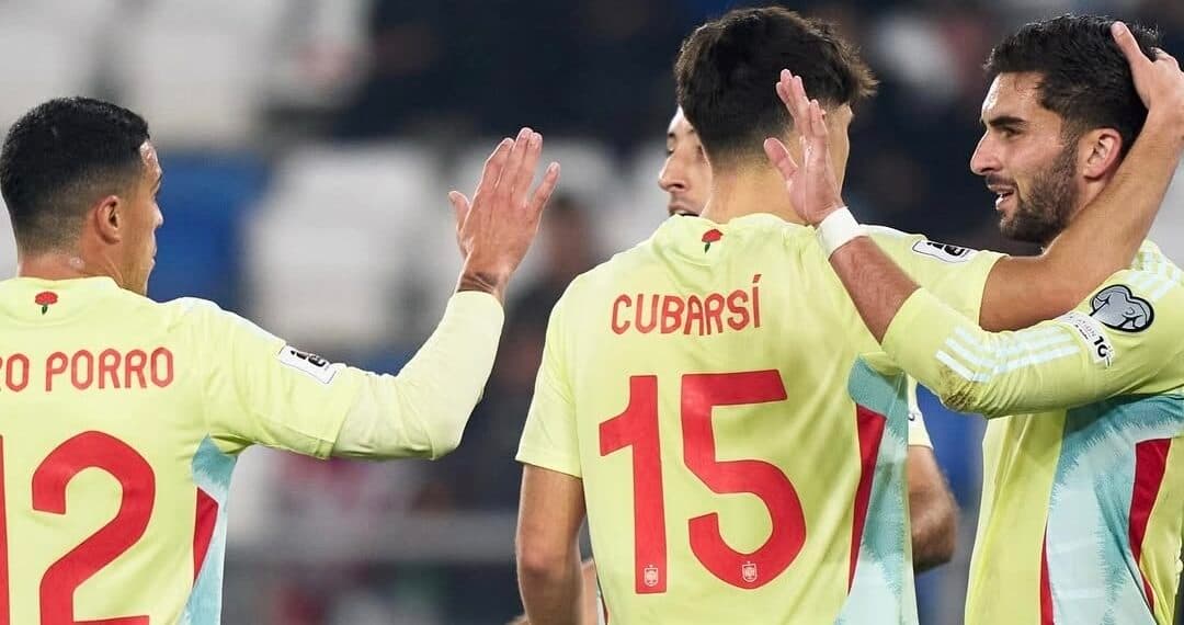 El delantero del Barcelona que ahora es Top 10 goleador en La Roja