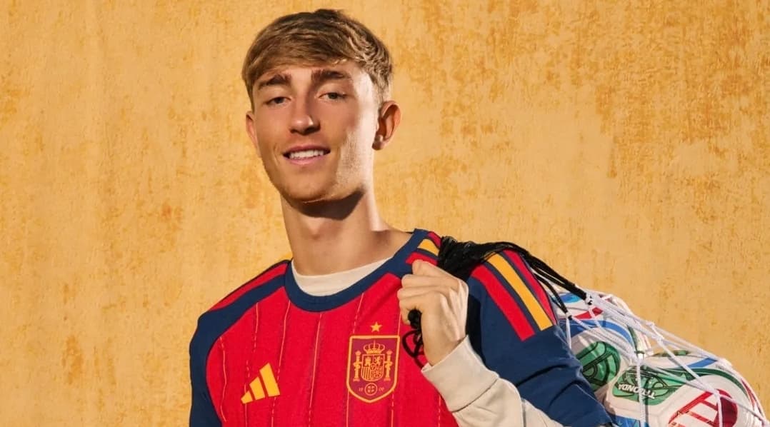 El zaguero Huijsen, aún duda con España para enfrentar a Turquía