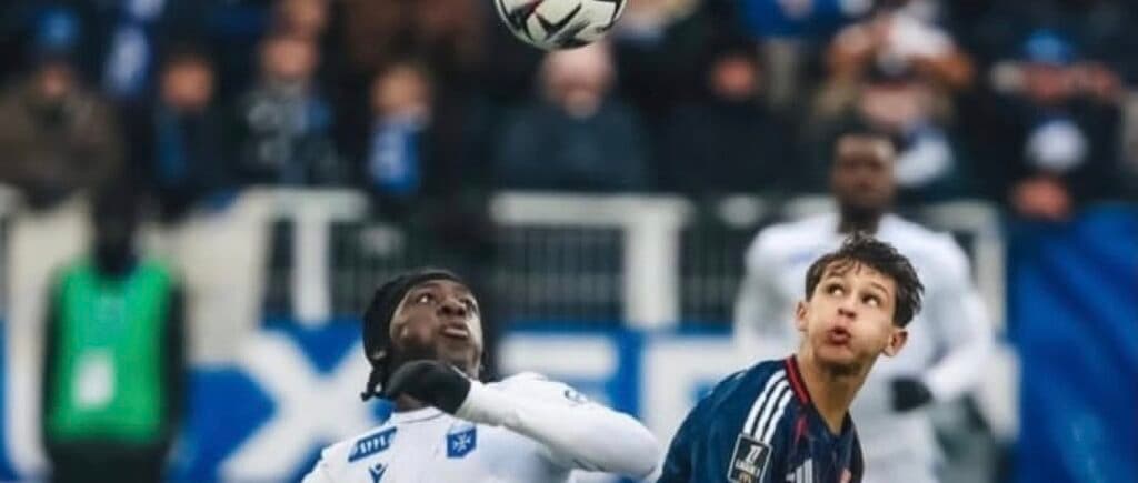Con presencia brasileña y charrúa, el Lyon saca un punto de Auxerre
