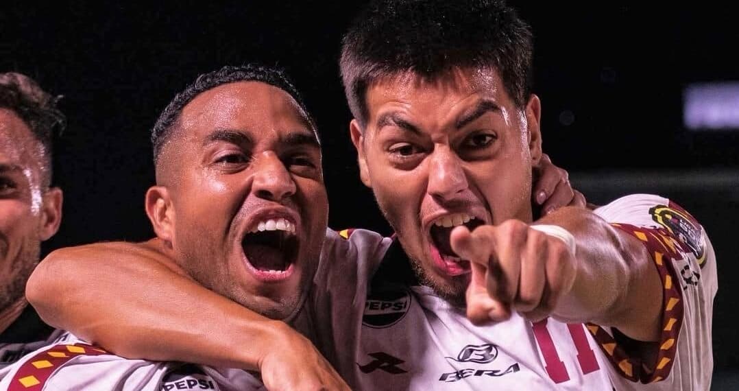 Cinco latinos foráneos ponen a Carabobo a un partido de gritar campeón en Venezuela