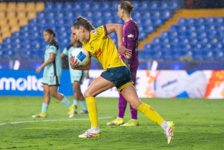 La española Irene Guerrero da al América un empate en casa del Monterrey