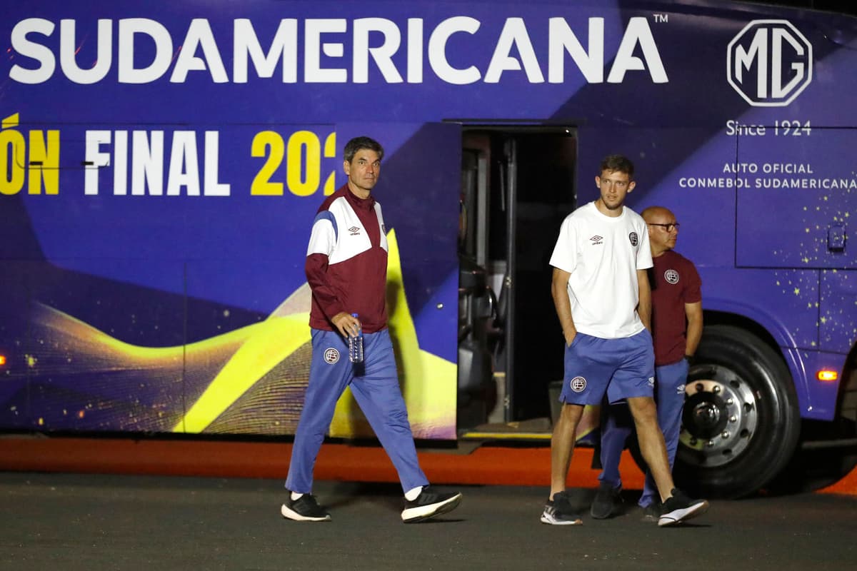 Lanús aterriza en Paraguay en busca de su segundo título