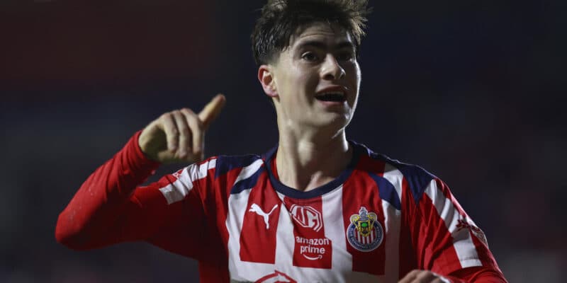 Chivas del argentino Milito, el lugar seguro del mexicano Armando González