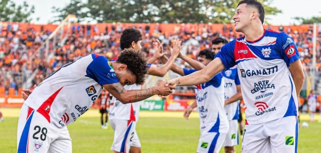 Alianza y Firpo se adelantan en semis de El Salvador con protagonistas brasileños
