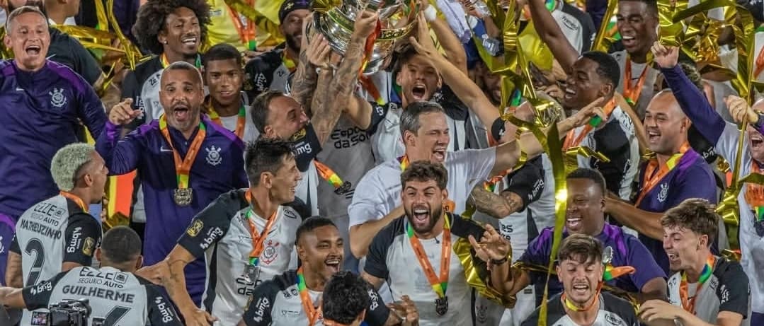 Con el venezolano José Martínez y el peruano André Carrillo en cancha, Corinthians gana la Copa de Brasil en casa de Vasco