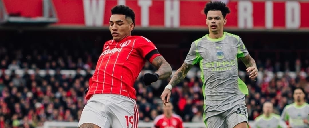 Con tres brasileños y un argentino, el Forest luchó pero cayó ante el Manchester City