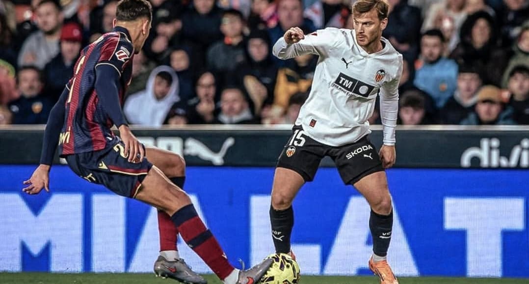 El Valencia del argentino Lucas Beltrán se pone en zona peligrosa