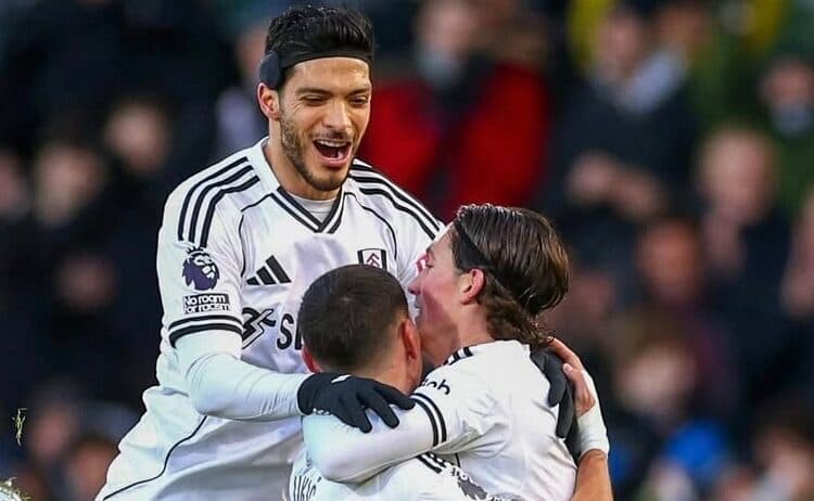 Asistencia del mexicano Raúl Jiménez para que el Fulham iguale con el Liverpool