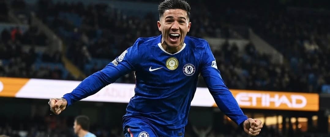 El Chelsea frena en seco al Manchester City con un tanto de su capitán Enzo Fernández