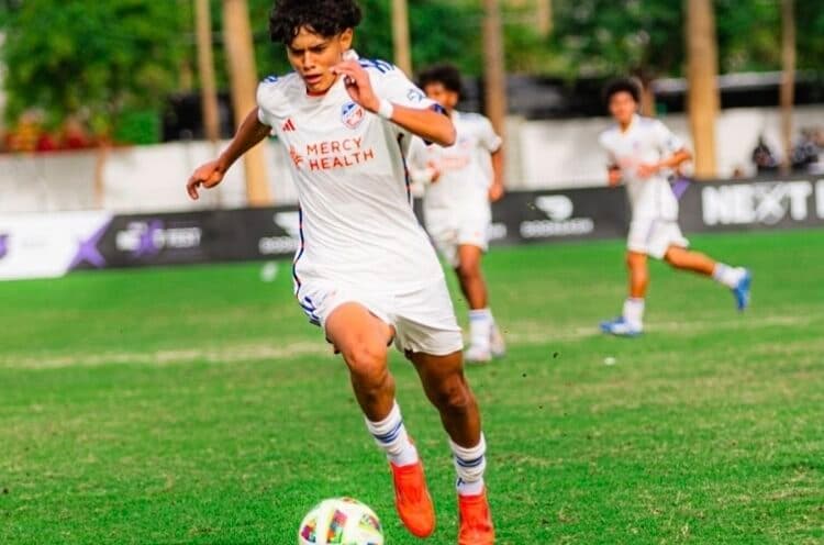 FC Cincinnati firma a su talento adolescente Ademar Chavez para el primer equipo