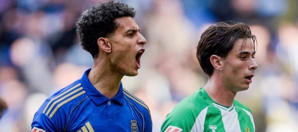 Con siete sudamericanos en cancha, el Betis saca un punto de Oviedo