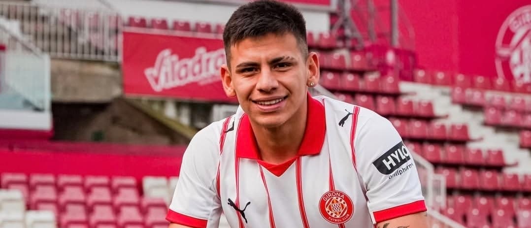 El argentino «Diablito» Echeverri llega al Girona tras escasos minutos en Alemania