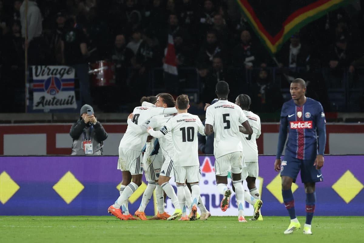 El París FC elimina al PSG del ecuatoriano Pacho