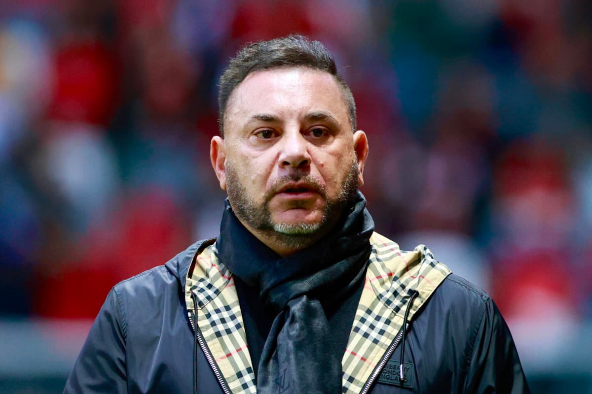 Entre argentinos: Mohamed quiere cazar a Milito en la Liga MX