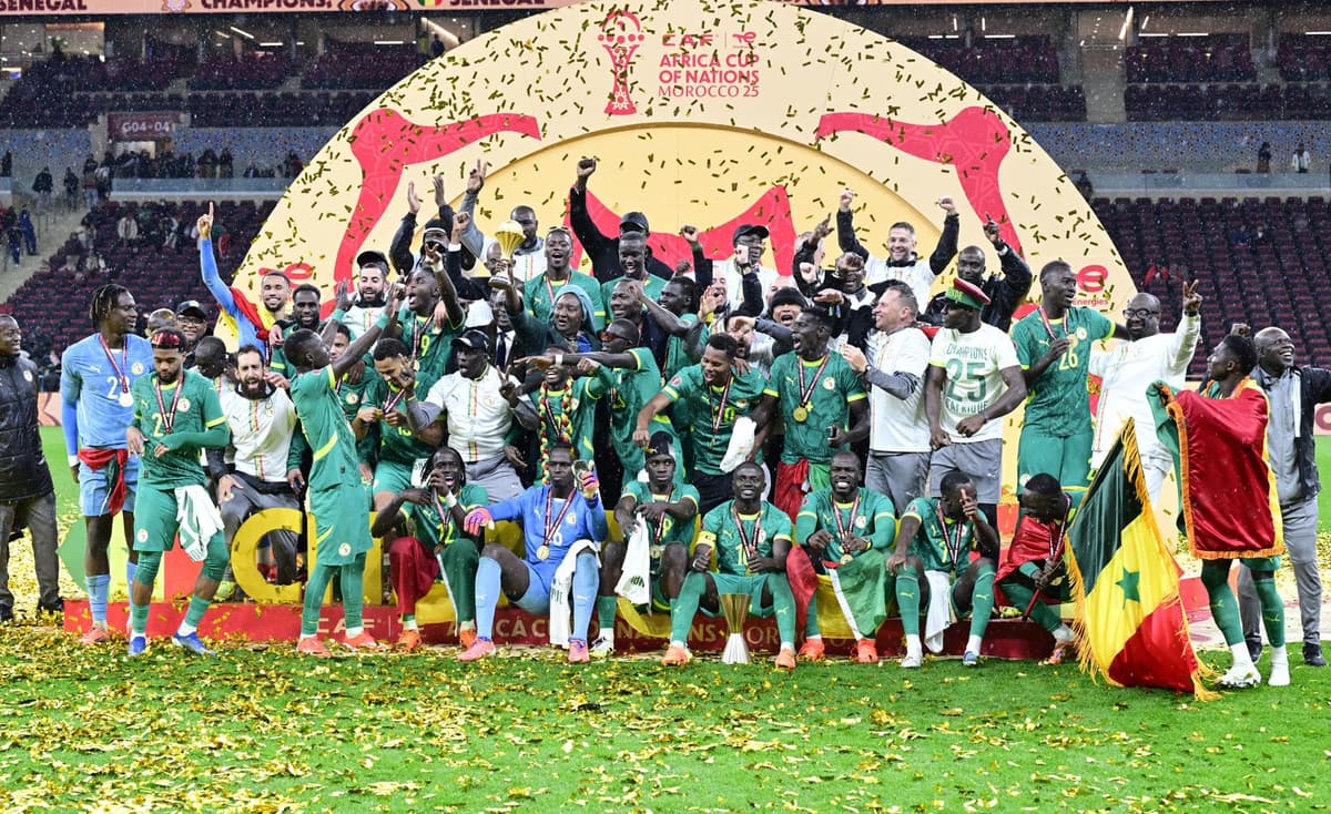 Senegal se corona en Marruecos en una final que roza el escándalo y condena a Brahim