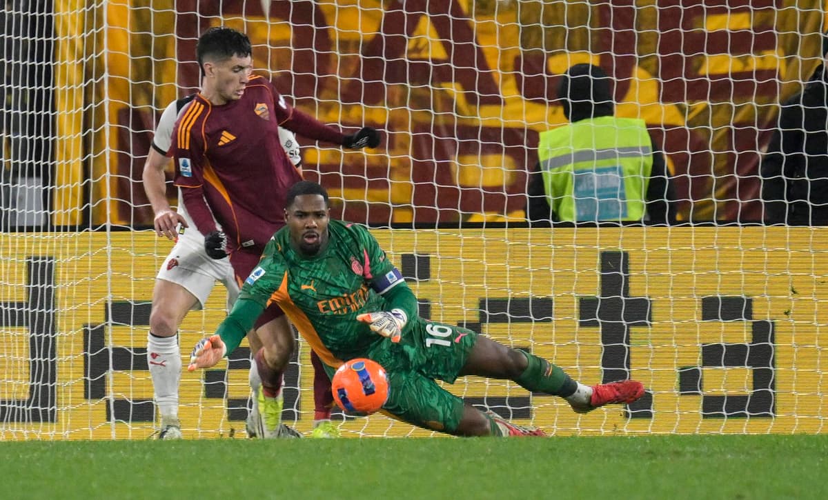 La Roma con el argentino Dybala no puede ante Milan