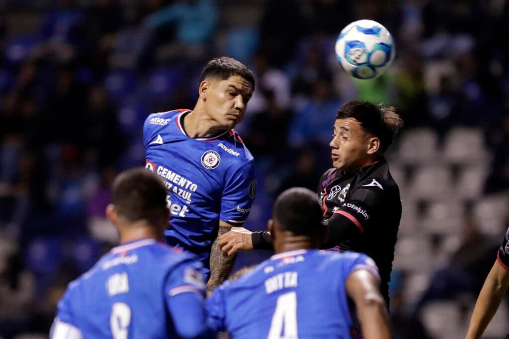 Sin el colombiano Borja, Cruz Azul vuelve al ruedo