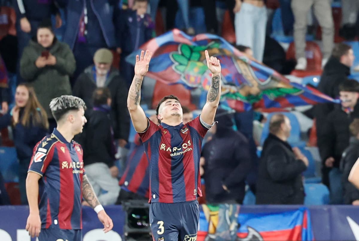 Uruguayo Matturro le da al Levante su primer triunfo en el Ciutat en el último minuto
