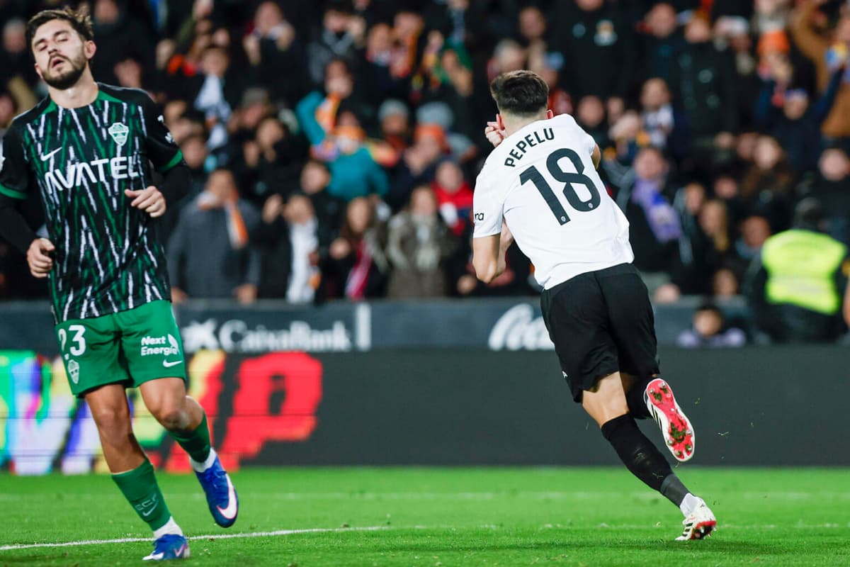 Con el argentino Beltrán en ataque, el Valencia salvó un punto al final del encuentro