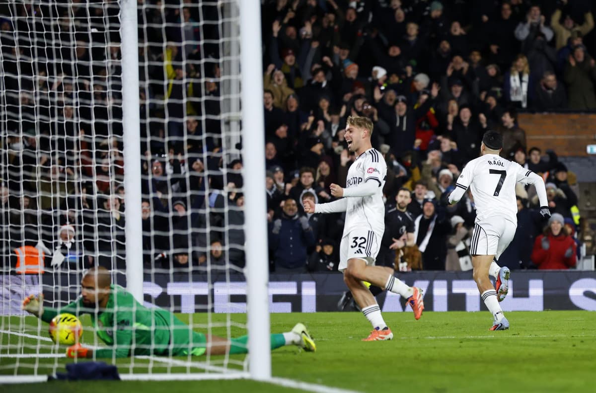 El Fulham y el mexicano Raúl Jiménez agudizan la crisis del Chelsea