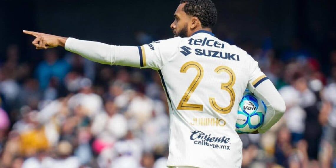 El brasileño Juninho escala al podio de goleadores de la Liga MX