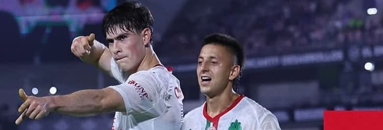 Mexicano «Hormiga» González no para de anotar y Chivas de Guadalajara es más líder