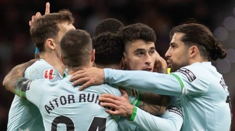 El DT chileno Pellegrini valora el ajuste defensivo para derrotar al Atlético en Madrid