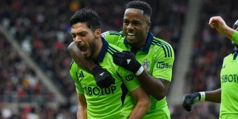 Mexicano Raúl Jiménez brilla con doblete y el Fulham gana luego de tres fechas