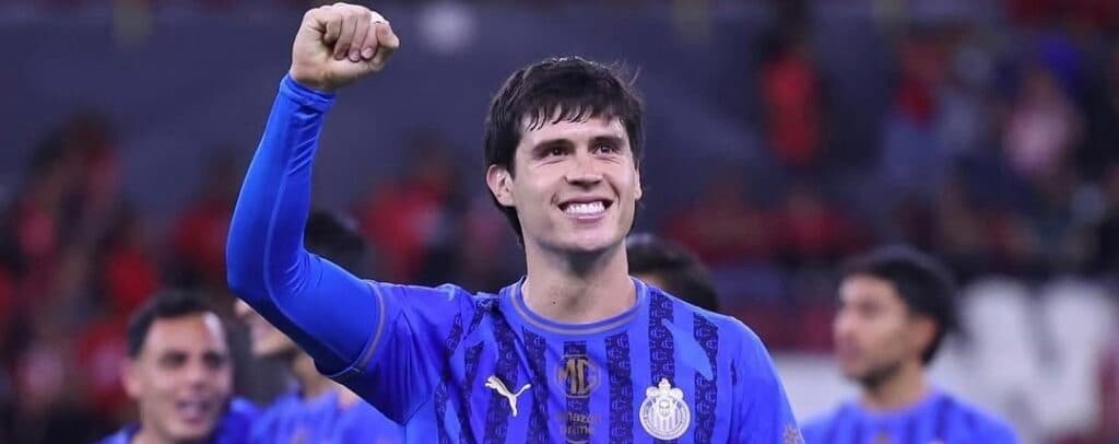 DT argentino Gabriel Milito y Chivas derrotan al Atlas en el clásico de Jalisco