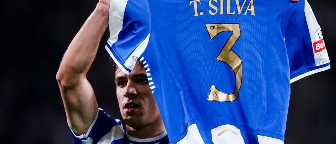 El Porto anota tres en la liga lusa y homenajea a la madre fallecida del brasileño Thiago Silva